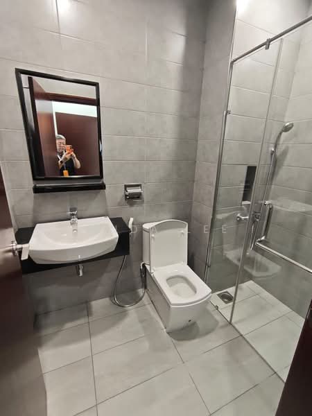 Service Residence for Rent at Paragon Suites @ CIQ - Linda Lee - Bathroom - PropertyGuru.com.my