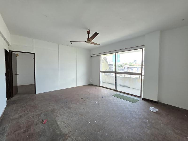 Pangsapuri untuk Dijual di Bangunan Choo Cheng Khay - Frank Low - Living Room - PropertyGuru.com.my