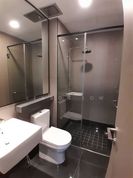 Service Residence for Sale at Bloomsvale Menara Vista Petaling - Jenson Low - Bathroom - PropertyGuru.com.my