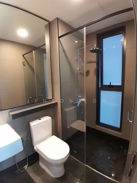 Service Residence for Sale at Bloomsvale Menara Vista Petaling - Jenson Low - Bathroom - PropertyGuru.com.my
