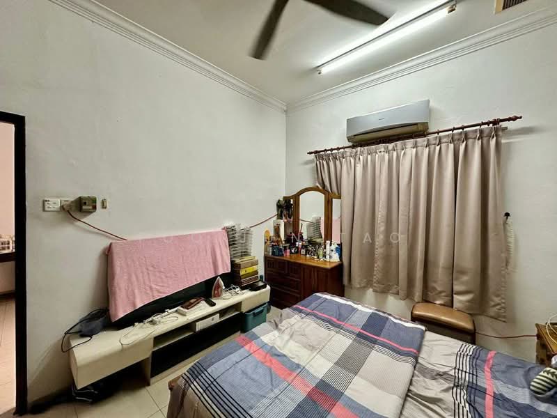 1-storey Terraced House for Sale in Johor Bahru (Johor) - Foo Jun Tao - Bedroom - PropertyGuru.com.my