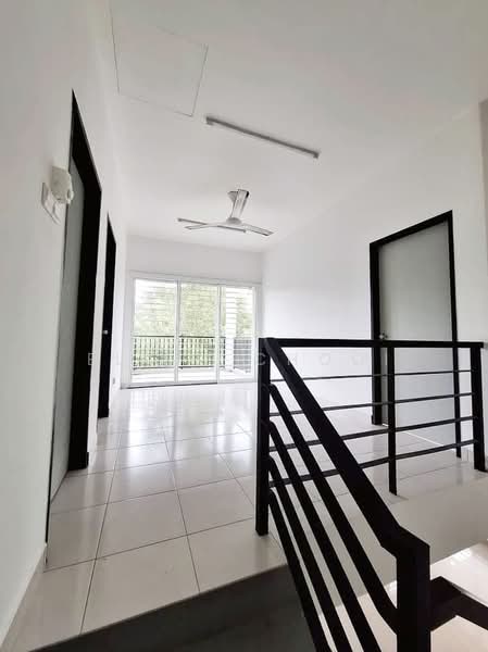 Rumah Teres 2-Tingkat untuk Dijual di Semenyih (Selangor) - Elvin Chooi - Corridor - PropertyGuru.com.my
