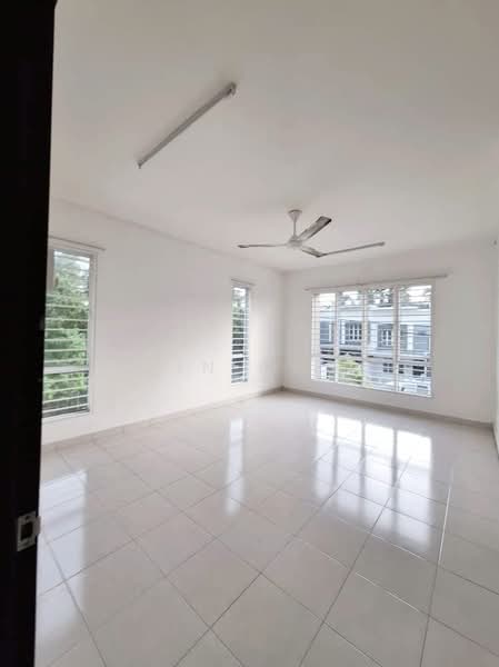 Rumah Teres 2-Tingkat untuk Dijual di Semenyih (Selangor) - Elvin Chooi - Living Room - PropertyGuru.com.my