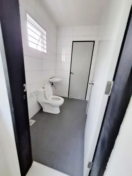 Rumah Teres 2-Tingkat untuk Dijual di Semenyih (Selangor) - Elvin Chooi - Bathroom - PropertyGuru.com.my