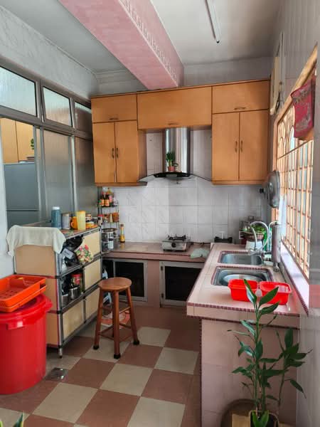Taman Layang Layang untuk Untuk Dijual - RM 400,000, Apr 2026 - Kitchen - PropertyGuru.com.my