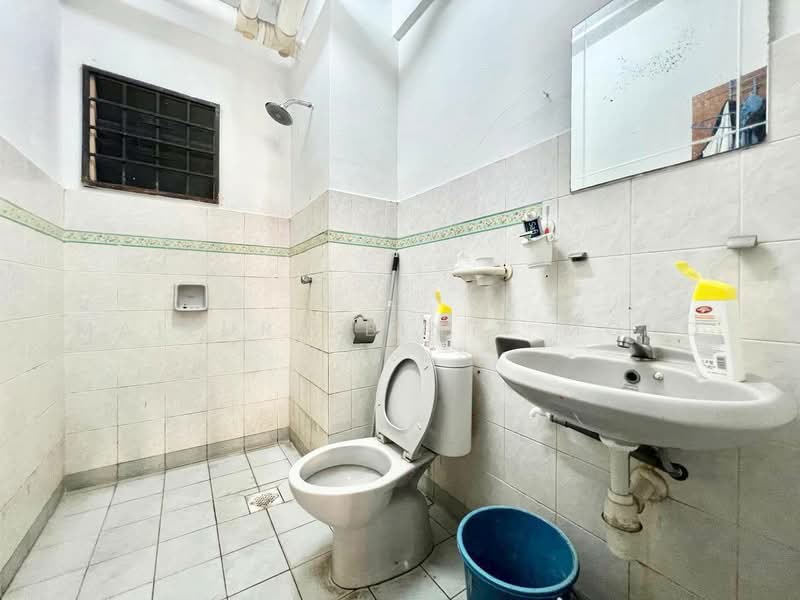 Condominium for Sale at Bayu Tasik 1 - Maizura binti Mohd Darus - Bathroom - PropertyGuru.com.my