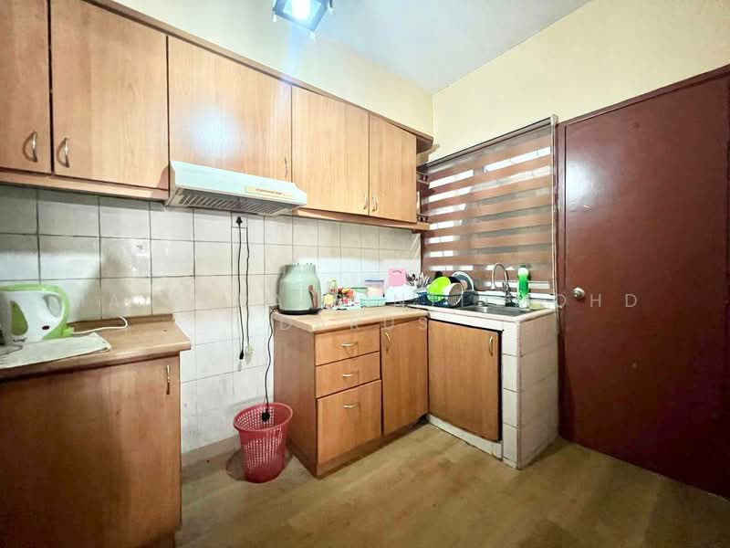 Condominium for Sale at Bayu Tasik 1 - Maizura binti Mohd Darus - Kitchen - PropertyGuru.com.my