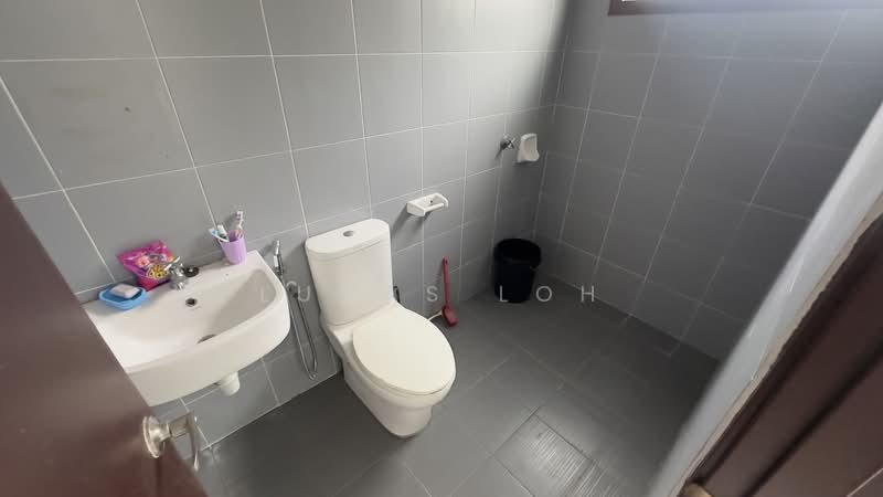 2-storey Terraced House for Sale in Rawang (Selangor) - Lucas Loh - Bathroom - PropertyGuru.com.my