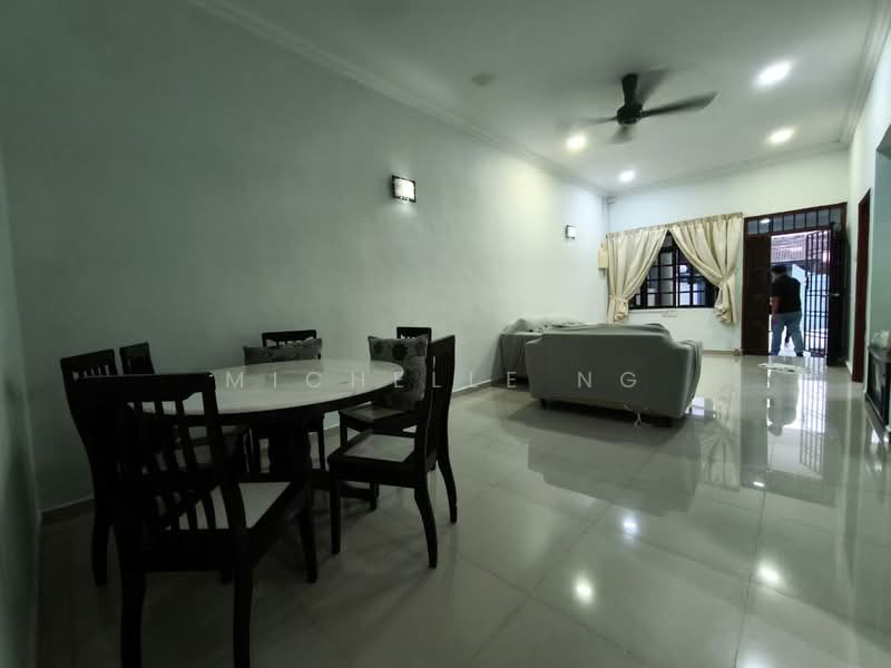 1-storey Terraced House for Rent in Johor Bahru (Johor) - Michelle Ng - Living Room - PropertyGuru.com.my