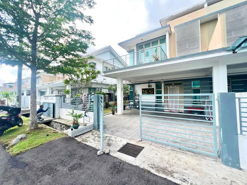 Rumah Berkembar untuk Dijual di Bandar Saujana Putra (Tanjong Duabelas) - Zul Hasif - Exterior - PropertyGuru.com.my