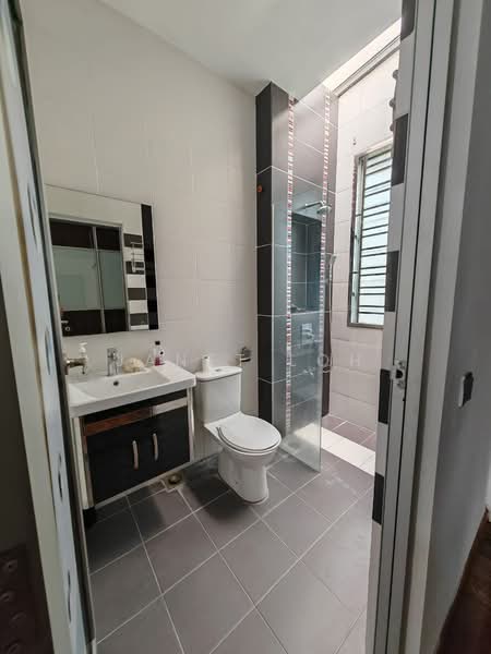 2.5-storey Terraced House for Sale in Skudai (Johor) - Janet Loh - Bathroom - PropertyGuru.com.my