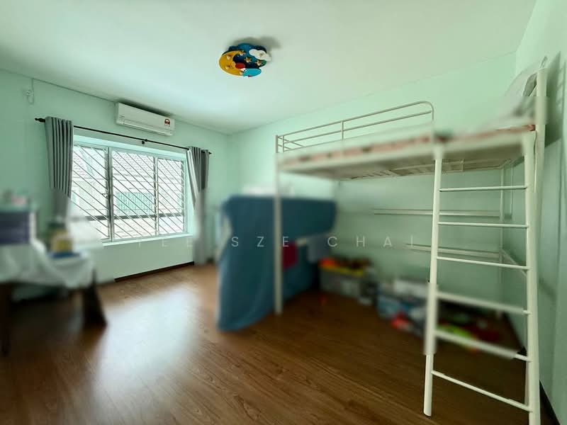 Semi-Detached House for Sale in Miri (Sarawak) - Yee Sze Chai - Bedroom - PropertyGuru.com.my