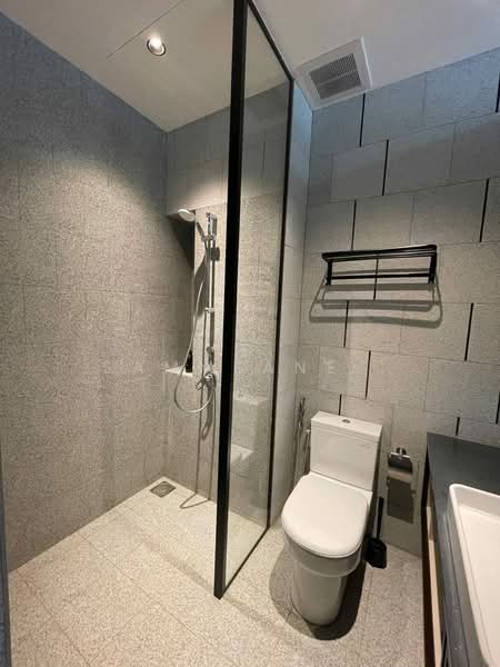 Service Residence for Sale at Scarletz Suites @ KL City Centre - Sammeane . - Bathroom - PropertyGuru.com.my