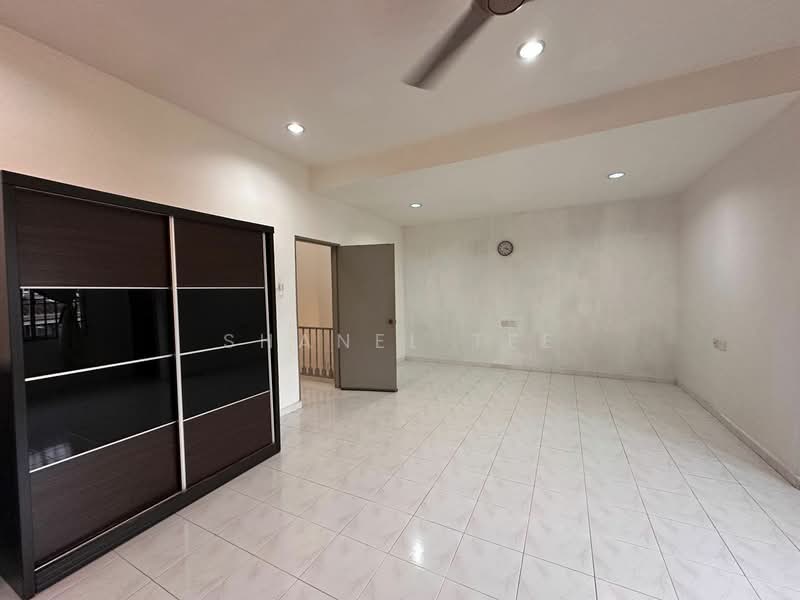 Taman Sri Kluang untuk Untuk Dijual - RM 370,000, Mac 2026 - Interior - PropertyGuru.com.my