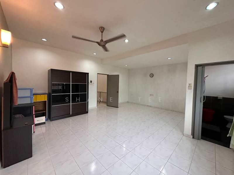 Taman Sri Kluang untuk Untuk Dijual - RM 370,000, Mac 2026 - Living Room - PropertyGuru.com.my