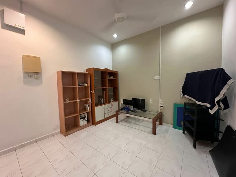 Taman Sri Kluang untuk Untuk Dijual - RM 370,000, Mac 2026 - Living Room - PropertyGuru.com.my