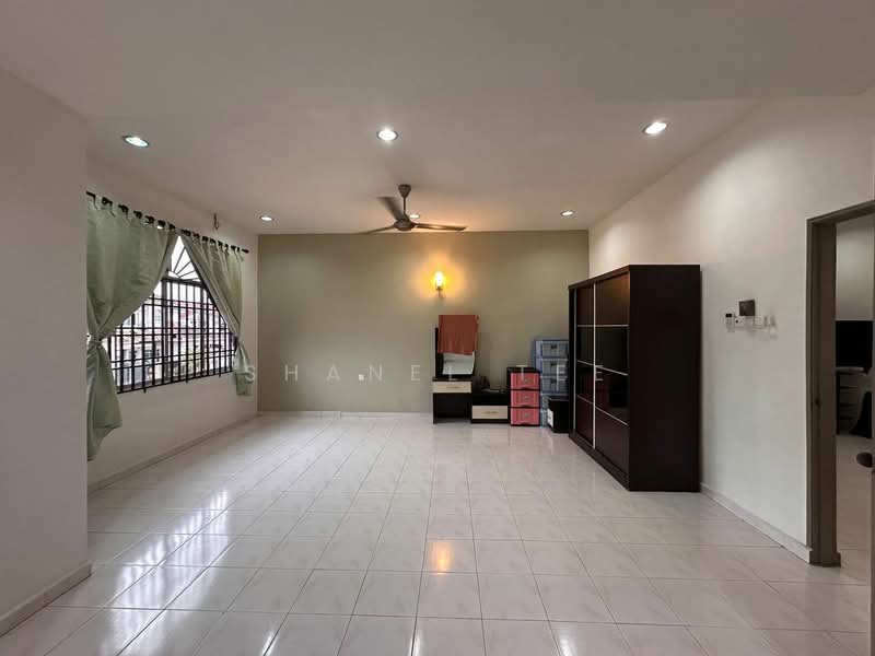 Taman Sri Kluang untuk Untuk Dijual - RM 370,000, Mac 2026 - Living Room - PropertyGuru.com.my