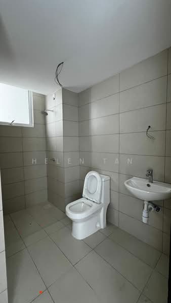Service Residence for Sale at Vista Tiara (MBW Bay) - Helen Tan - Bathroom - PropertyGuru.com.my