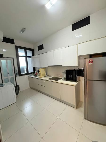 Service Residence for Sale at D'Summit Residences - Katherine Low - Kitchen - PropertyGuru.com.my