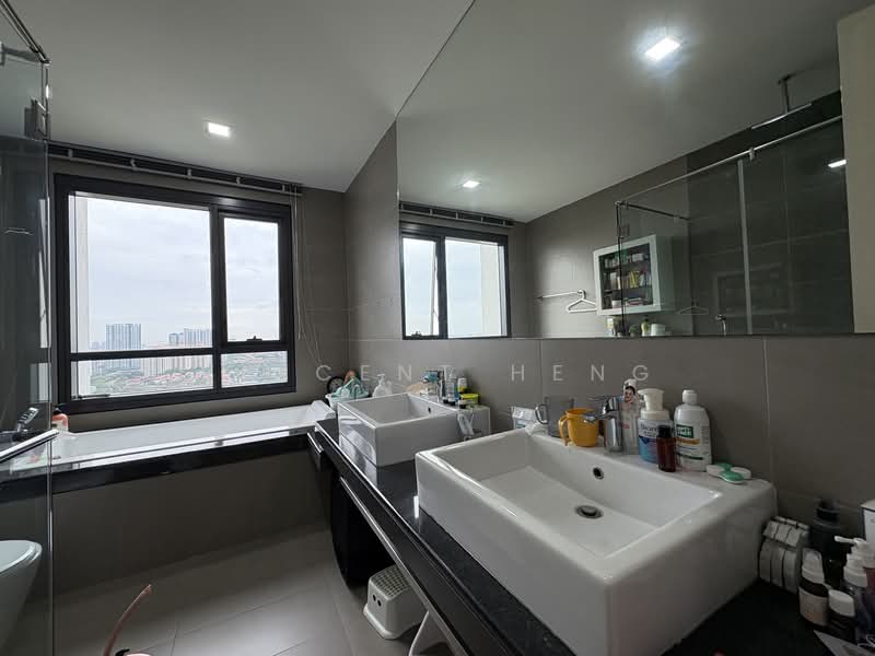 Service Residence for Sale at Arnica @ Tropicana Gardens - Vincent Heng - Bathroom - PropertyGuru.com.my