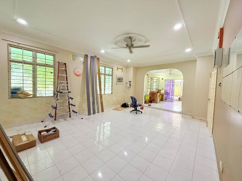 Semi-Detached House for Sale in Senawang (Negeri Sembilan) - Hassan Basri Suhaimi - Living Room - PropertyGuru.com.my
