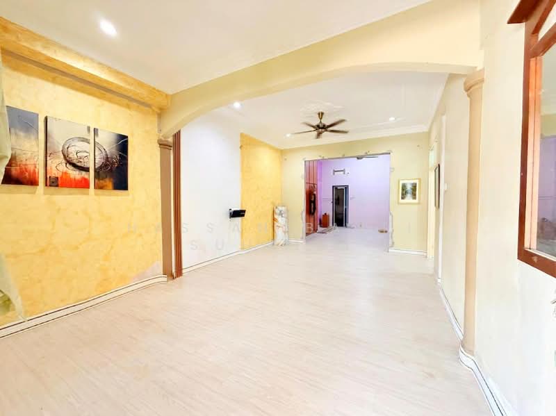 Semi-Detached House for Sale in Senawang (Negeri Sembilan) - Hassan Basri Suhaimi - Living Room - PropertyGuru.com.my
