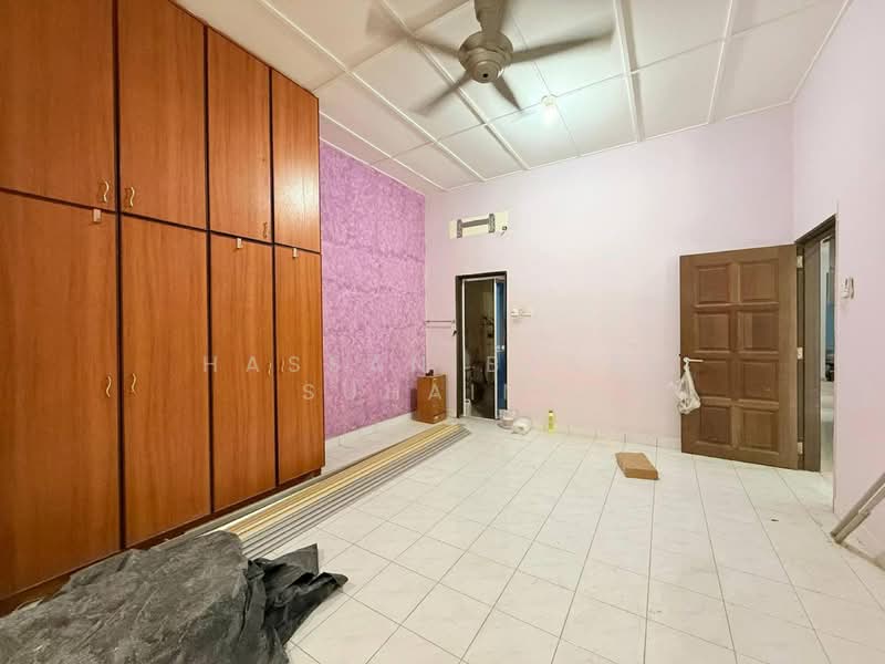 Semi-Detached House for Sale in Senawang (Negeri Sembilan) - Hassan Basri Suhaimi - Interior - PropertyGuru.com.my