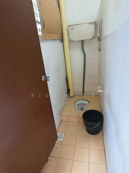 Shop for Sale in Taman Intan (Kluang) - Xiuxiu Ng - Bathroom - PropertyGuru.com.my
