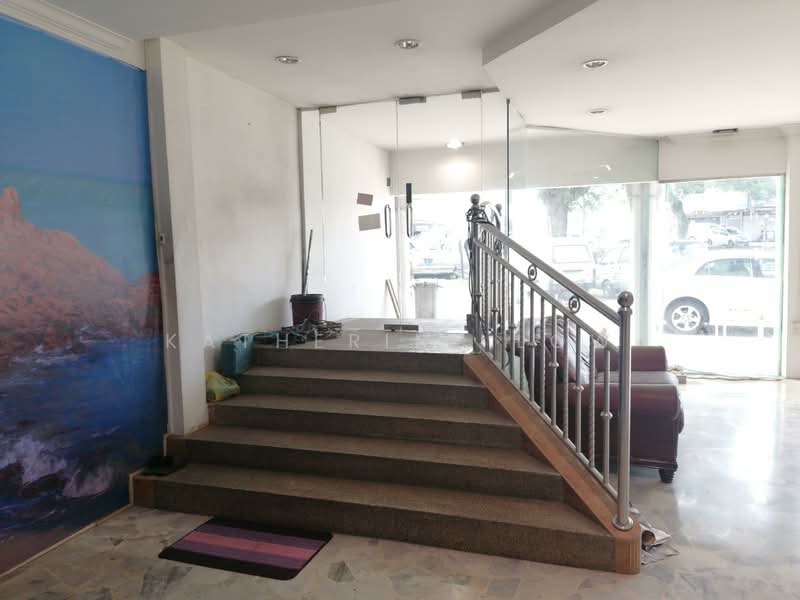 Shop for Rent in Kulai (Johor) - Katherine Low - Entrance - PropertyGuru.com.my