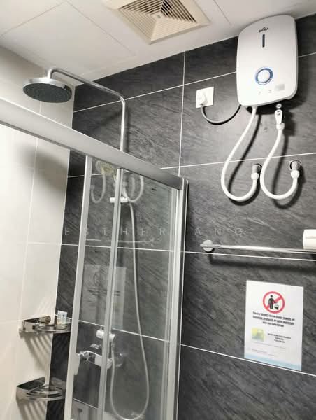 Kondominium untuk Dijual di Royal Strand @ Country Garden Danga Bay - Esther Ang - Bathroom - PropertyGuru.com.my