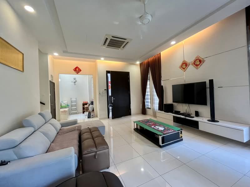 Semi-Detached House for Sale in Taman Impian Emas (Skudai) - Vic Lim - Living Room - PropertyGuru.com.my