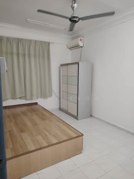 Apartment for Sale at Sri Awana Townhouse - Miki Teoh - Master Bedroom - PropertyGuru.com.my