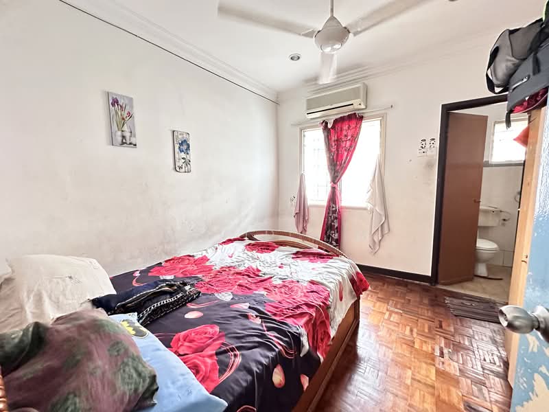 2-storey Terraced House for Sale in Bandar Country Homes (Rawang) - David Lim - Bedroom - PropertyGuru.com.my