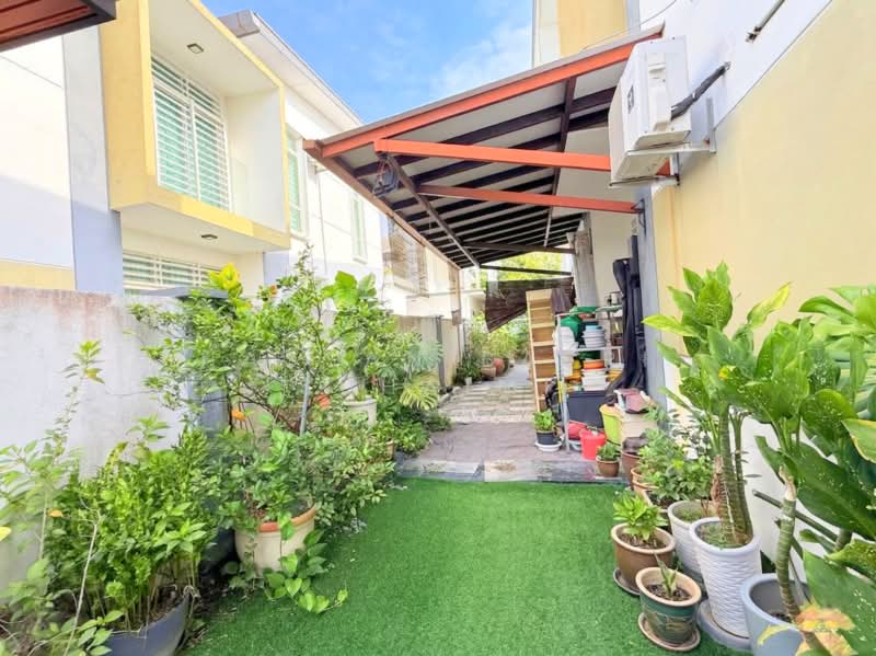 Bungalow for Sale in Taman Senawang Perdana (Senawang) - Hassan Basri Suhaimi - Exterior - PropertyGuru.com.my