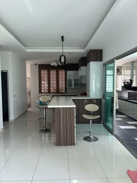 Taman Sutera Utama untuk Untuk Dijual - RM 1,800,000, Mac 2026 - Kitchen - PropertyGuru.com.my