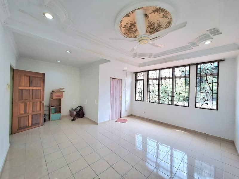 2-storey Terraced House for Sale in Ampang (Selangor) - Zul Hasif - Living Room - PropertyGuru.com.my