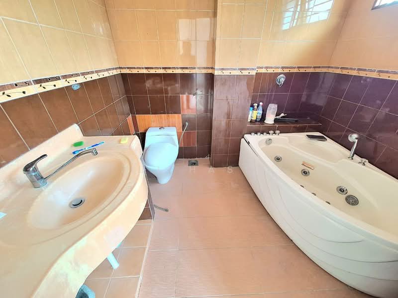 2-storey Terraced House for Sale in Ampang (Selangor) - Zul Hasif - Bathroom - PropertyGuru.com.my