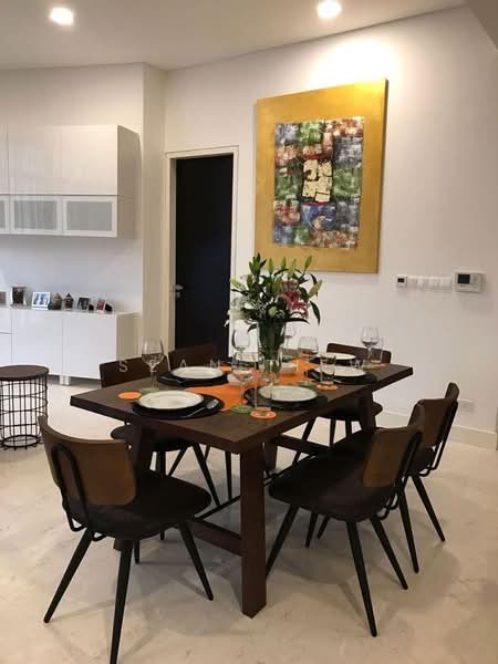 Service Residence for Sale at Banyan Tree Signatures - Sean Tiew - Dining Room - PropertyGuru.com.my