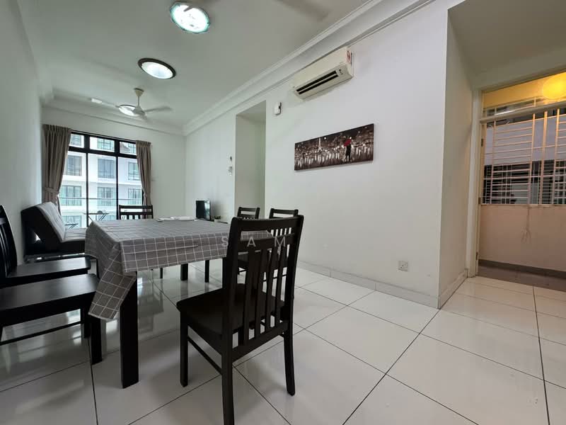 Service Residence for Sale at The Platino Serviced Apartment - Sam . - Dining Room - PropertyGuru.com.my