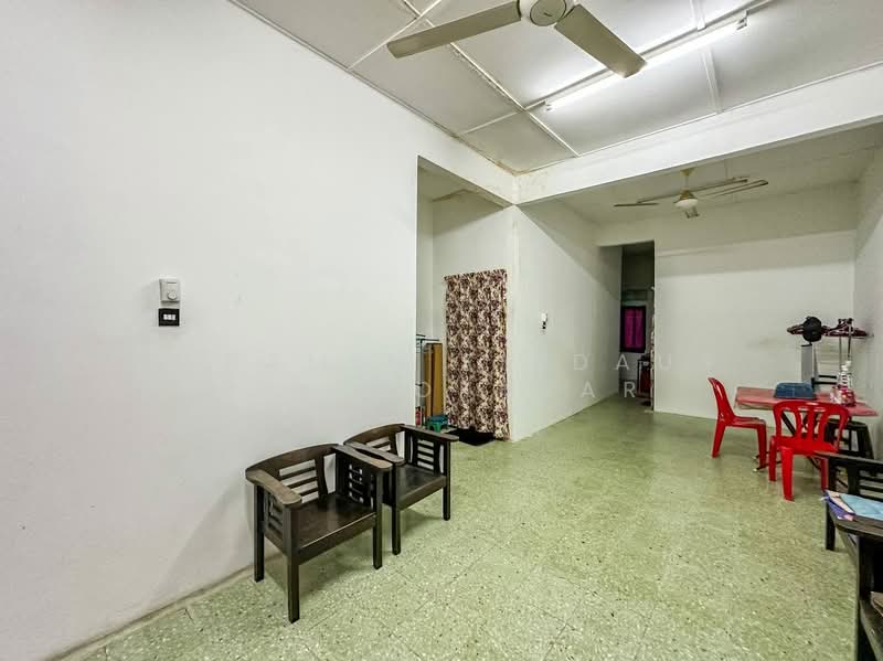 1-storey Terraced House for Sale in Taman Semarak (Nilai) - Akramin Firdaus Bin Mokhtar - Living Room - PropertyGuru.com.my