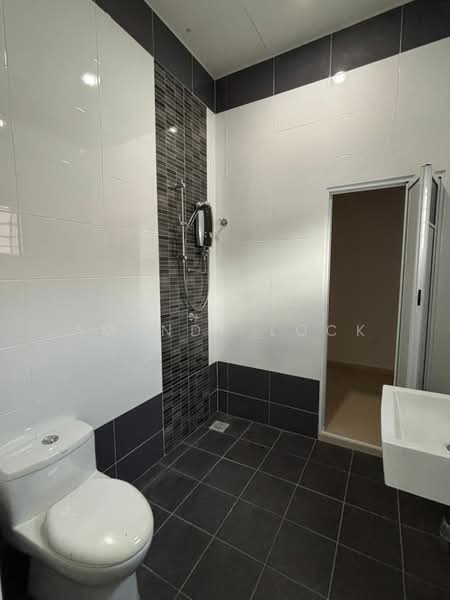 Terraced House for Sale in Seremban (Negeri Sembilan) - Amanda Lock - Bathroom - PropertyGuru.com.my