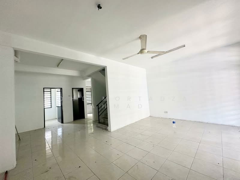 2-storey Terraced House for Sale in Taman Salak Perdana (Dengkil) - Mohd Mortadza Ahmad - Living Room - PropertyGuru.com.my