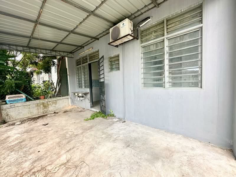 2-storey Terraced House for Sale in Taman Salak Perdana (Dengkil) - Mohd Mortadza Ahmad - Exterior - PropertyGuru.com.my