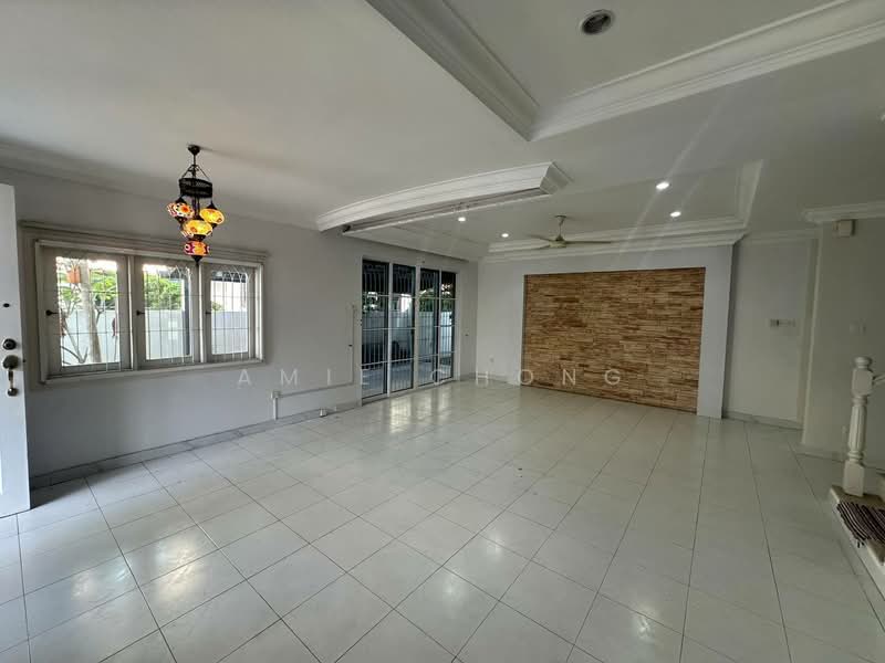Jalan Kuala Kangsar Double Storey Semi D Fully Renovated & Extended For Sale untuk Untuk Dijual - RM 800,000, Mac 2026 - Living Room - PropertyGuru.com.my