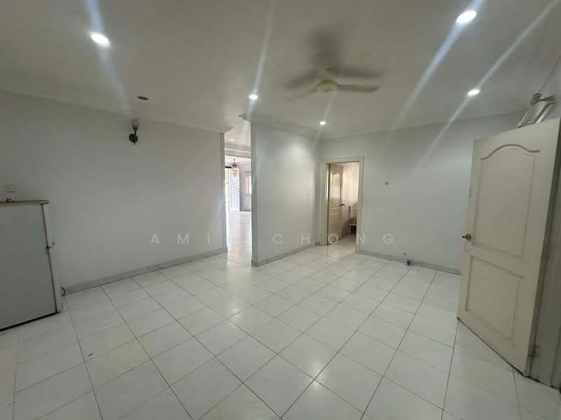 Jalan Kuala Kangsar Double Storey Semi D Fully Renovated & Extended For Sale untuk Untuk Dijual - RM 800,000, Mac 2026 - Living Room - PropertyGuru.com.my