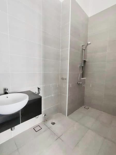 Semi-Detached House for Sale in Taman Ekoflora (Johor Bahru) - Michelle He - Bathroom - PropertyGuru.com.my