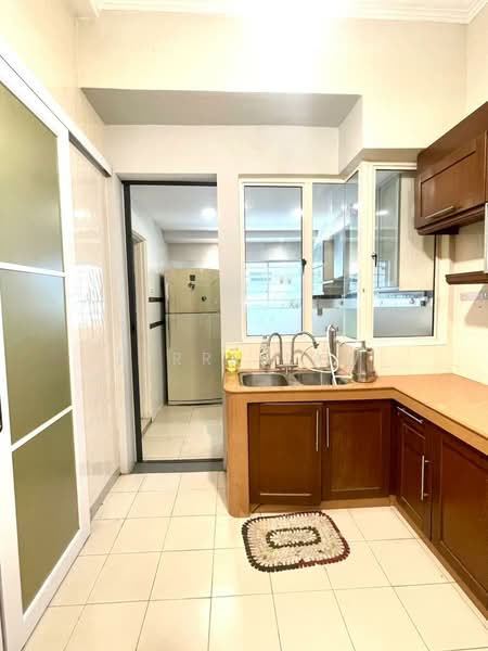 3-storey Terraced House for Rent in Taman Esplanad (Bukit Jalil) - Terry Law - Kitchen - PropertyGuru.com.my