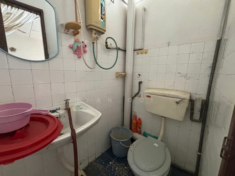 2-storey Terraced House for Sale in Taman Sri Abadi (Alor Setar) - Ryan Ooi - Bathroom - PropertyGuru.com.my