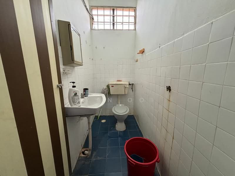 2-storey Terraced House for Sale in Taman Sri Abadi (Alor Setar) - Ryan Ooi - Bathroom - PropertyGuru.com.my