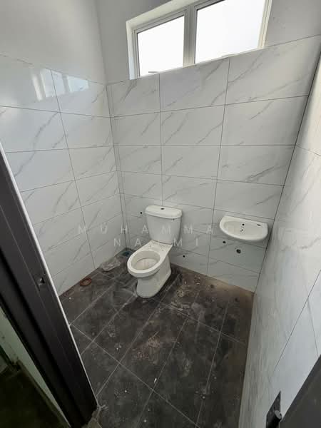 Semi-Detached House for Sale in Kampung Titian Berayung (Kijal) - Muhammad Najmi - Bathroom - PropertyGuru.com.my